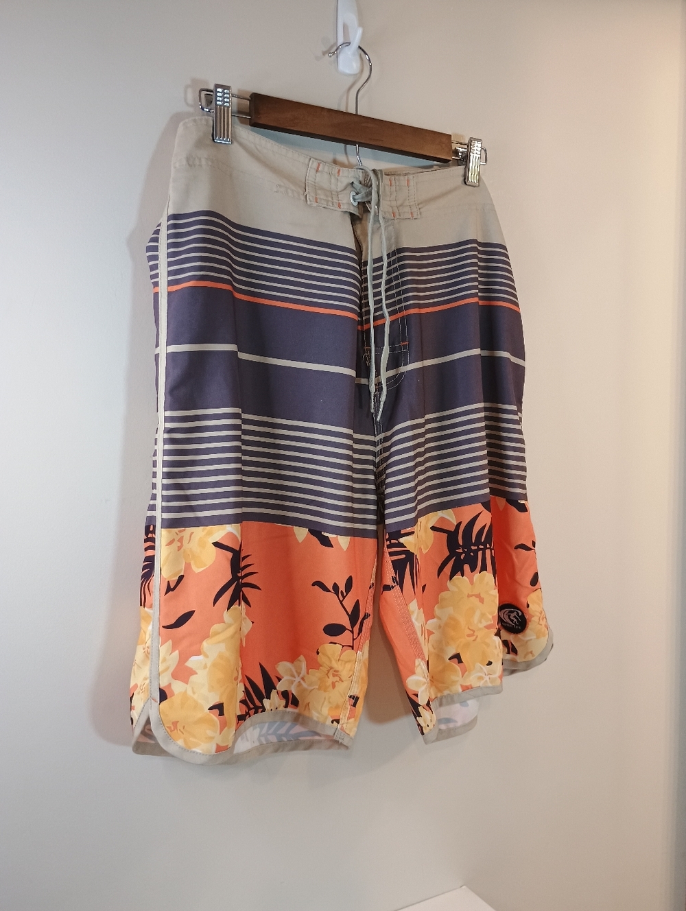 Wave Life  Men's Striped & Floral Board Shorts in Orange and Navy - Picture 2 of 8